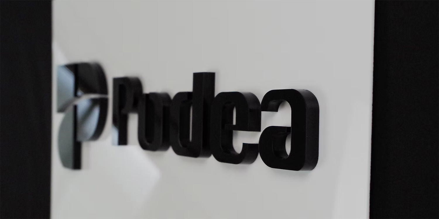 アクリル文字切断加工 1