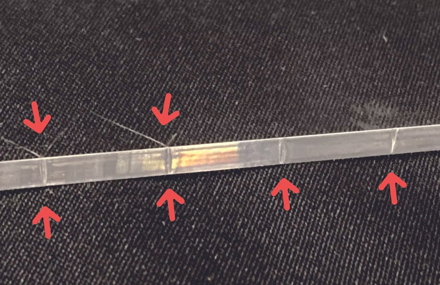 ハニカムテーブルによる傷