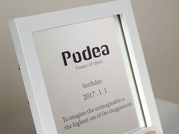 メッセージを刻んだミラーアクリルの記念品