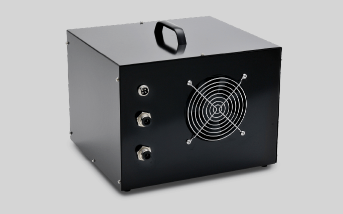 600×300mmのワイド加工エリア